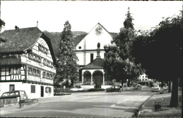 ch00377 Sachseln Kirchenplatz o 1960