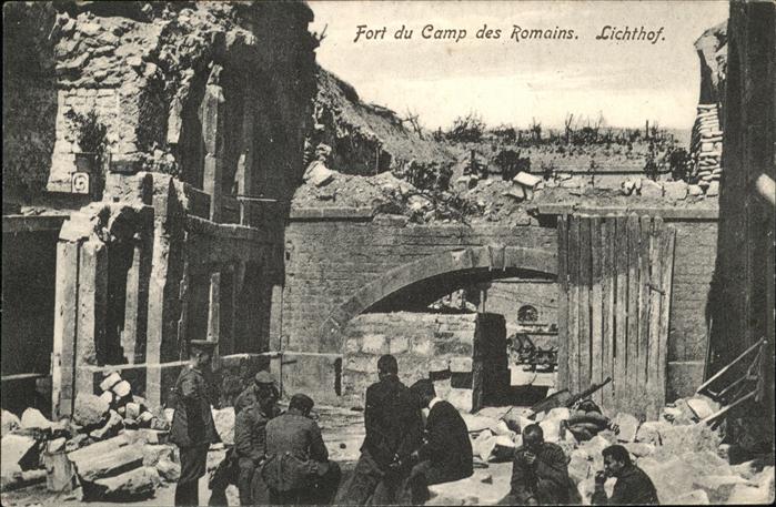 Camp des Romains Fort
Lichthof