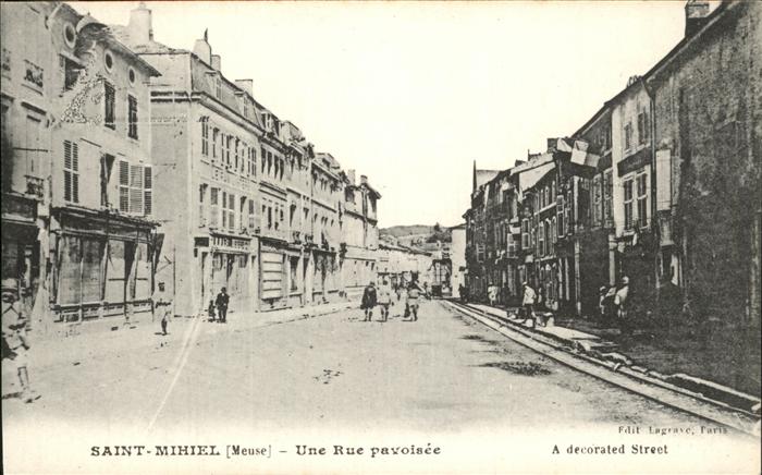 Saint-Mihiel Rue pavoisee