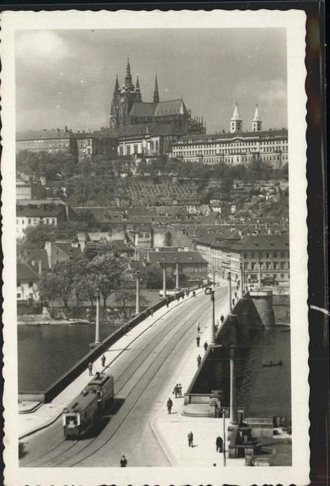 Prag Prahy Prague Hradcany Burg Hradschin Veitsdom Moldau
