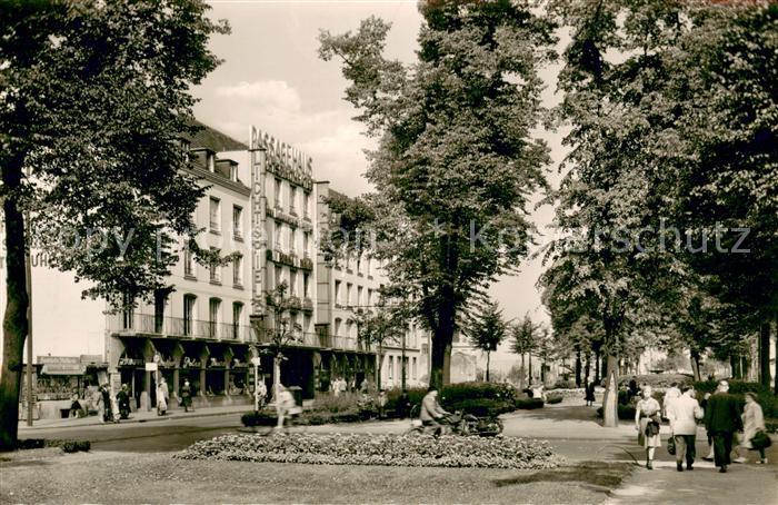 Krefeld Ostwall mit Kino im Passagehaus