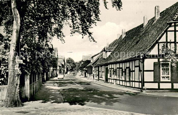 Oldendorf Preussisch Spiegelstrasse mit Fachwerkhaus