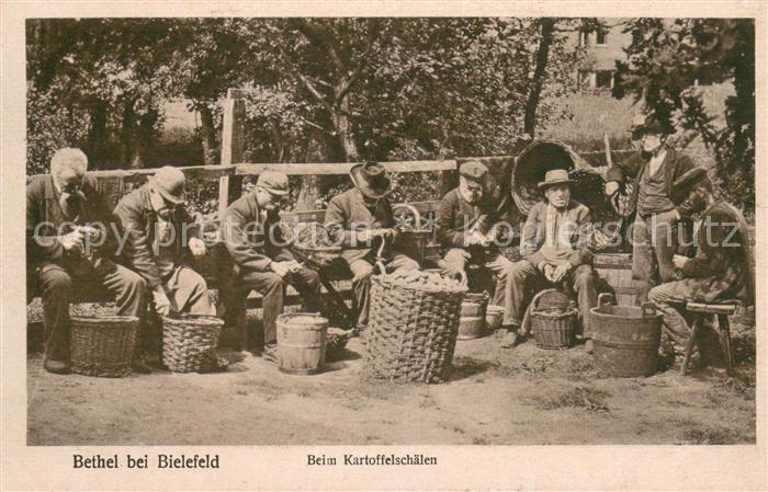 Bethel Bielefeld Beim Kartoffelschaelen