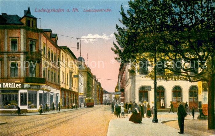 Ludwigshafen Rhein Ludwigsstrasse Mueller-Zigarren und Apotheke