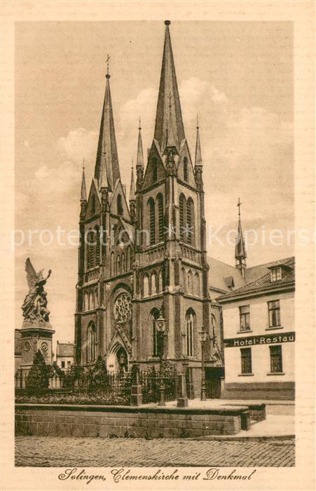 Solingen Clemenskirche mit Denkmal
