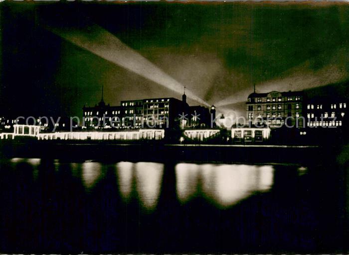 BORKUM Nordseebad Niedersachsen Blick vom Meer auf die erleuchtete Strandfront N
