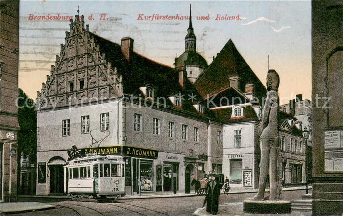 Brandenburg Havel Kurfuerstenhaus und Roland