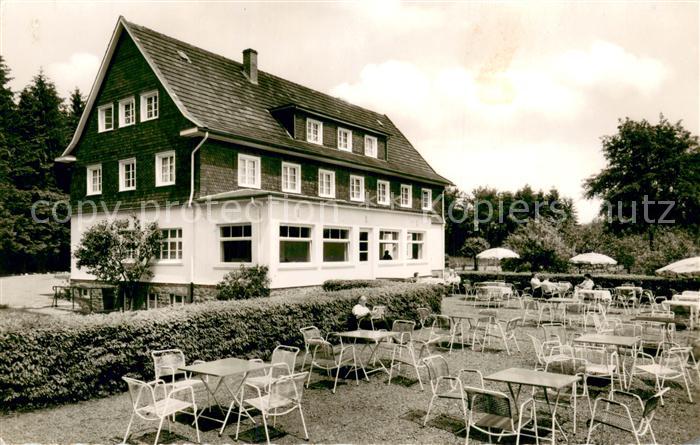 Marienheide Waldhotel Aussenansicht mit Terrasse