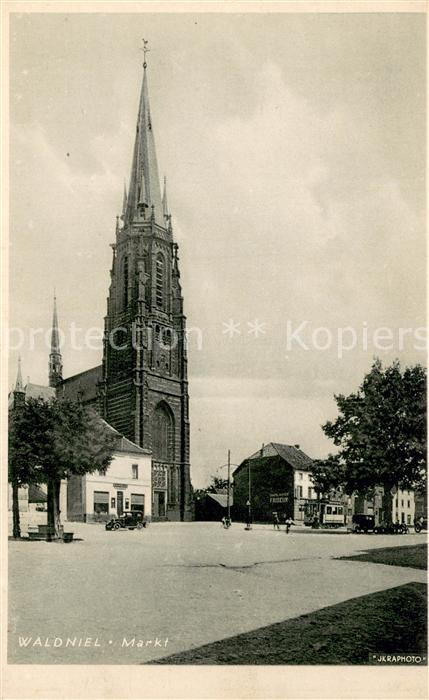Waldniel Markt mit Kirche und Strassenbahn