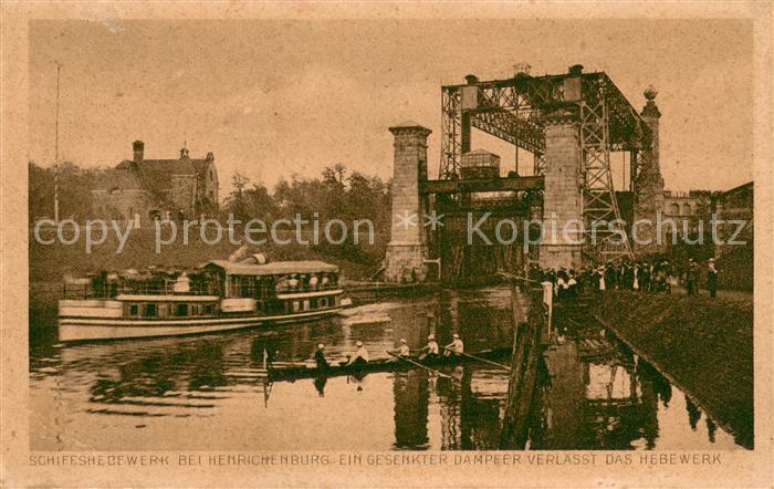 Waltrop Recklinghausen NRW Schiffshebewerk bei Henrichenburg Dampfer verlaesst d