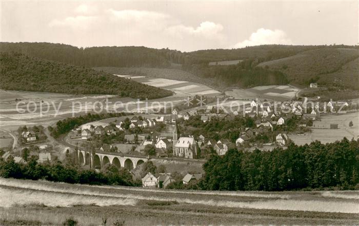Niederdielfen Gesamtansicht mit Zugbruecke