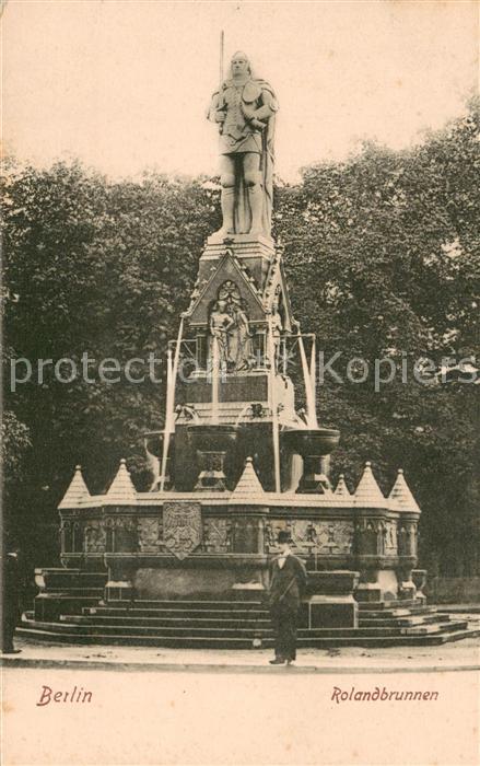 BERLIN  CITY Tiergarten Kemperplatz Rolandbrunnen