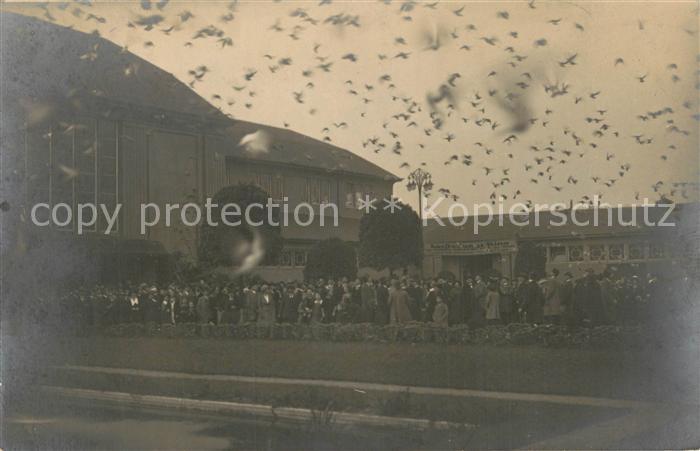 HAMBURG  CITY Stadthalle im Stadtpark Tauben steigen auf