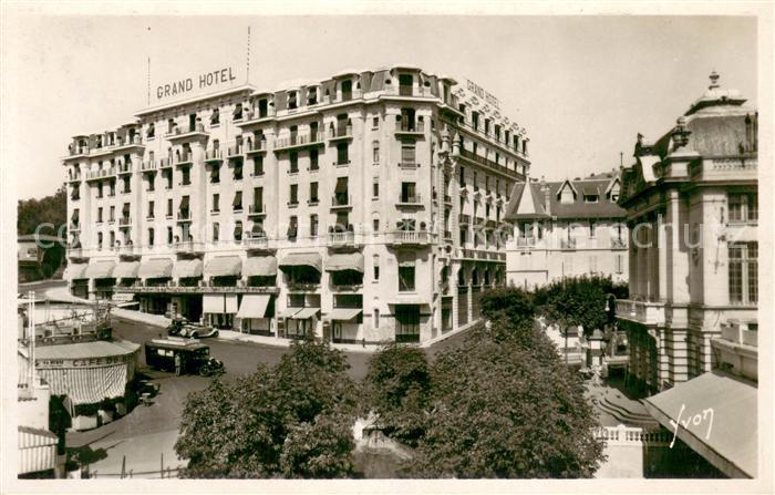 Chatel-Guyon Le grand Hotel et le Theatre du Casino