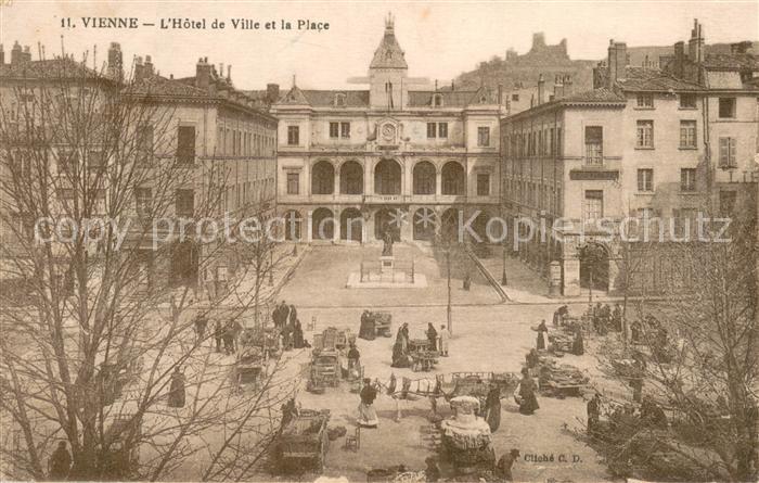 Vienne 38 Isere Hotel de Ville et la Place