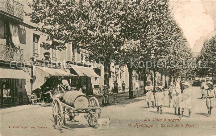 Hendaye 64 Un coin de la Place