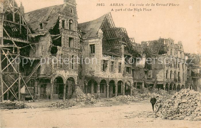 Arras Pas-de-Calais 62 un coin de la Grand Place apres bombardement