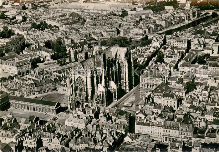 Metz 57 Moselle Vue aerienne La Cathedrale la Place d’Armes et la Place Saint E