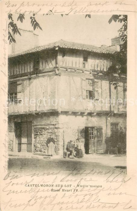 Castelmoron-sur-Lot Vieille maison Place Henri IV