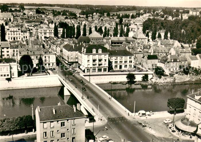 Melun 77 Quai Jaffre et le Pont Neuf Vue aerienne