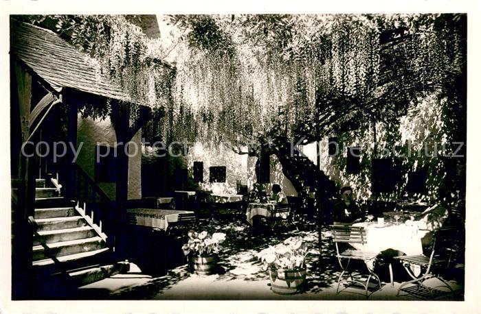 BERNKASTEL-KUES Berncastel Rheinland-Pfalz Doctor-Weinstube Innenhof Fujo no han