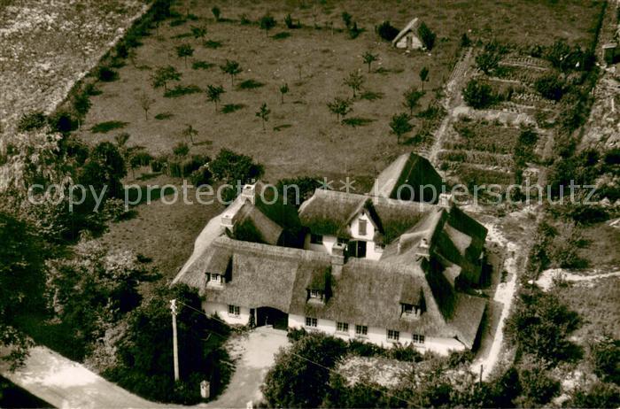 Malente-Gremsmuehlen Fliegeraufnahme Toepferhof Malente Reetdachhaus