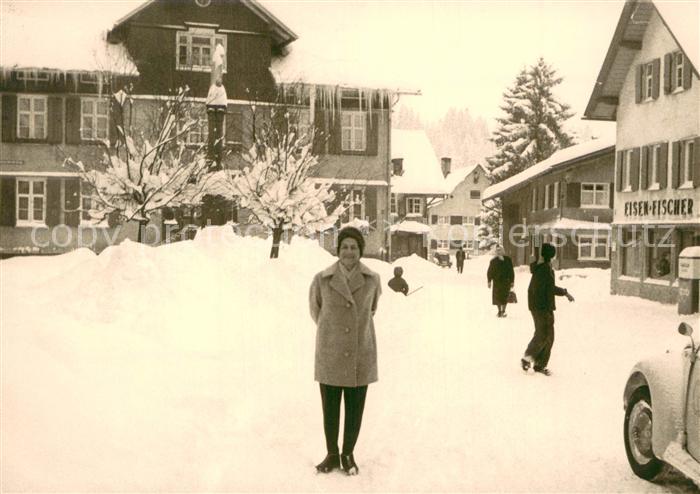 Oberstaufen Oberallgaeu Bayern Dorfpartie im Schnee