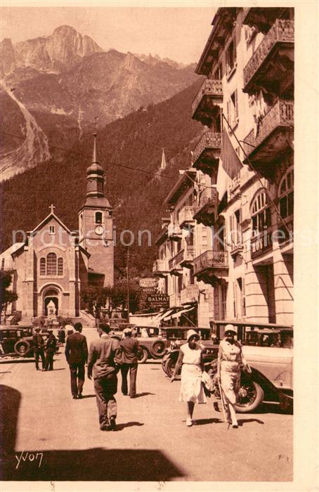Chamonix La Place de l’Hotel de Ville et l'Eglise