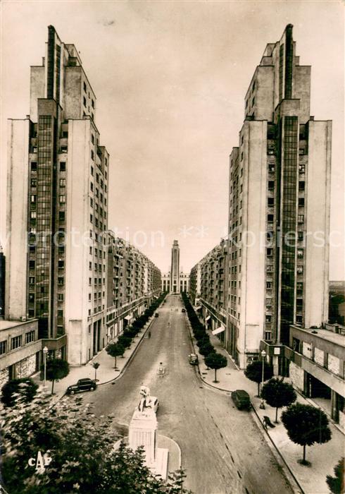 Villeurbanne Les Gratte Ciel Avenue Henri Barbusse et l Hôtel de Ville