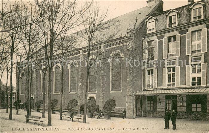 Issy-les-Moulineaux Ecole Saint Nicolas Cour d Entree
