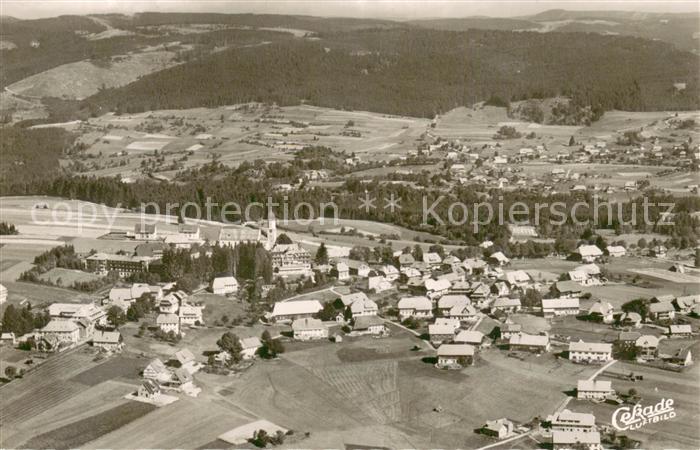 Hoechenschwand Schwarzwald BW mit Blick auf Haeusern