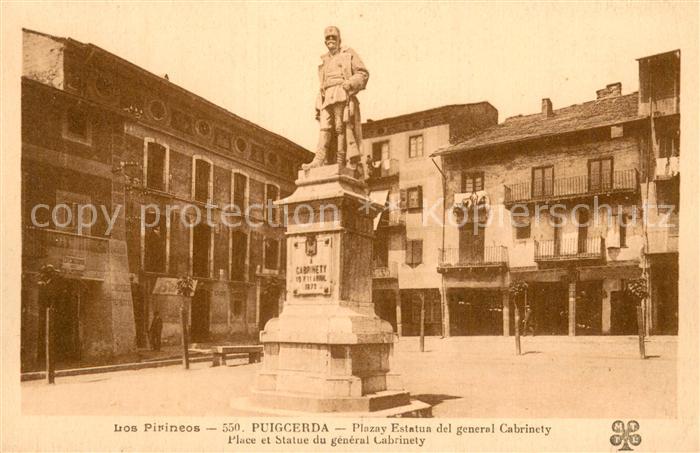 Puigcerda ES Plazay Estatua del general Cabrinety