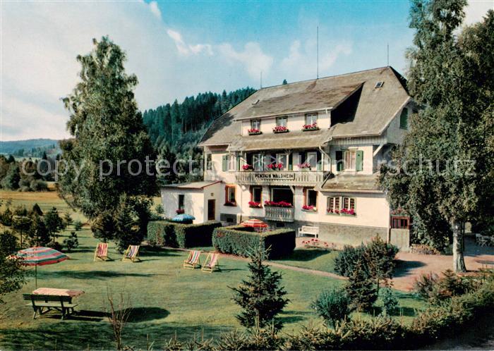 Hinterzarten Breisgau-Hochschwarzwald BW Pension Waldheim Aussenansicht m. Garte