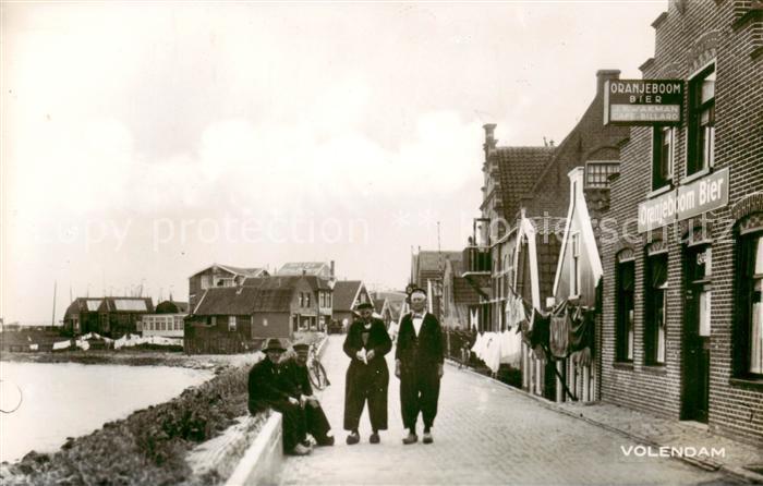 Volendam Partie am Wasser - Dorfpartie