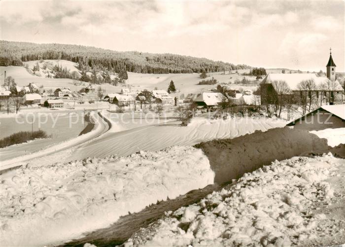Haeusern Schwarzwald Teilansicht im Winter m. Hotel Albtalblick