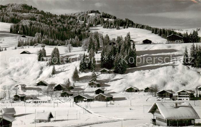 Saanenmoeser BE Teilansicht im Winter