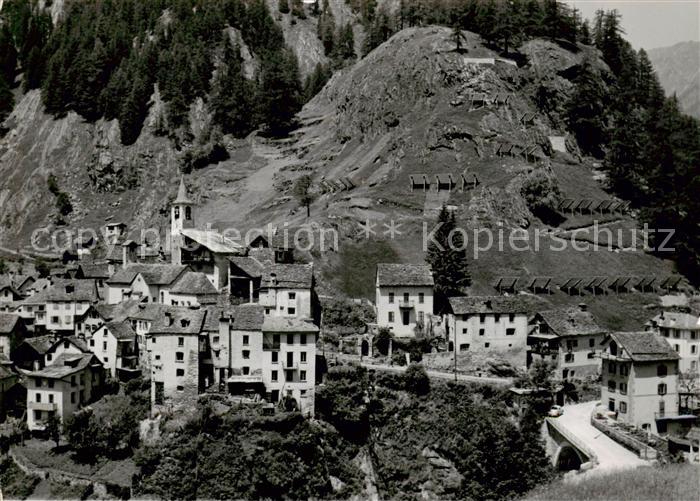 Fusio TI Ortsansicht mit Kirche