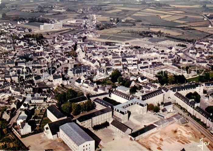Lesneven 29 Finistere La ville et les écoles vue aérienne
