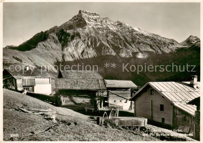 Glas Tschappina GR Bergdorf mit Piz Beverin Alpen
