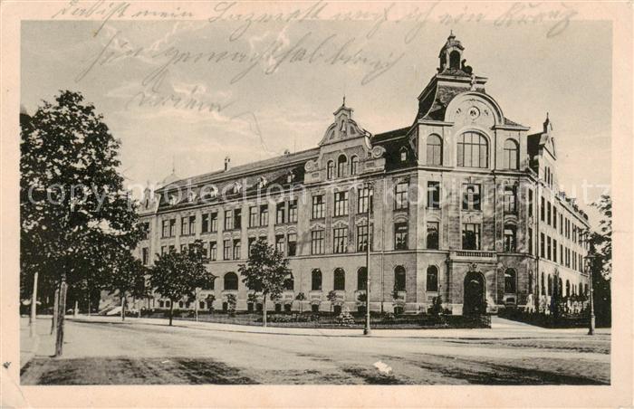 Augsburg Schule vor dem roten Tor