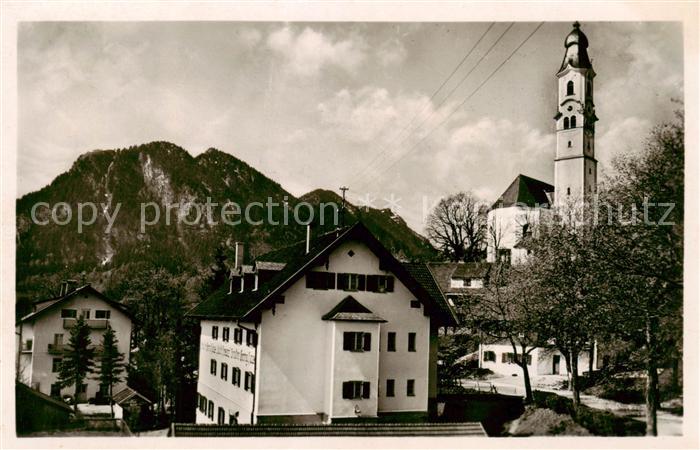 Pfronten Ostallgaeu Bayern Bruder Georg Haus mit Pfarrkirche