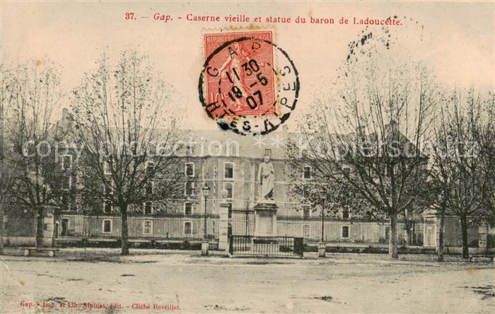 Gap 05 Hautes-Alpes Caserne vieille et statue du baron de L