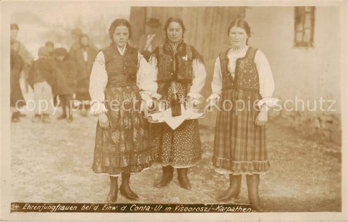 Visooroszi Ruscova RO Ehrenjungfrauen bei der Einweihung d. Conta-Ut
