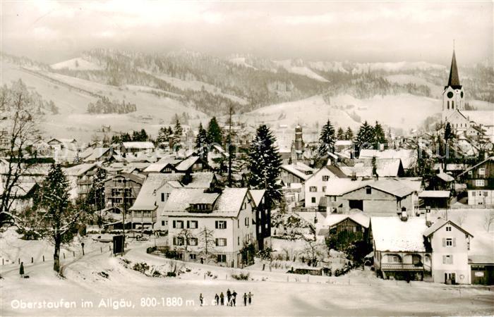 Oberstaufen Oberallgaeu Bayern Ortsansicht mit Kirche Winterpanorama