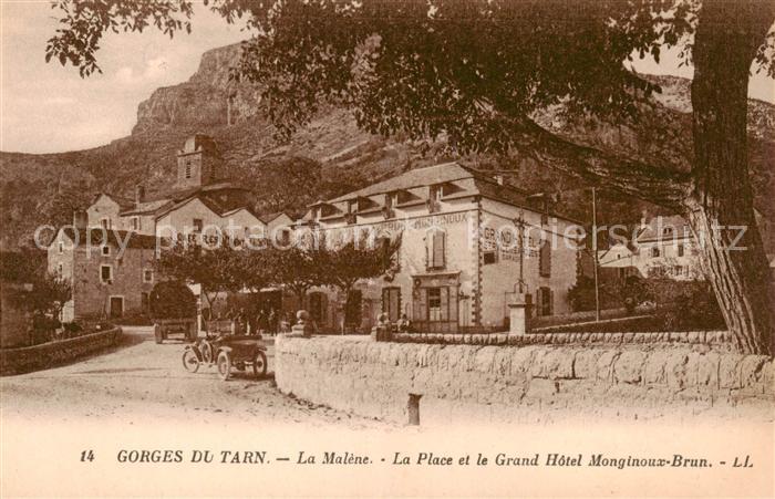 Gorges du Tarn La Malene La Place et le Grand Hotel Monginoux Brun