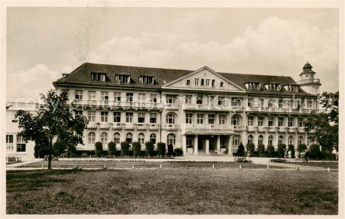 ARENDSEE  Mecklenburg KueHLUNGSBORN Ostseebad Das Parkhaus der Ferienheime fuer