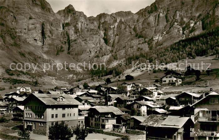 Leukerbad Loueche-les-Bains VS Dorfpartie mit Schulhaus und Gemmipass