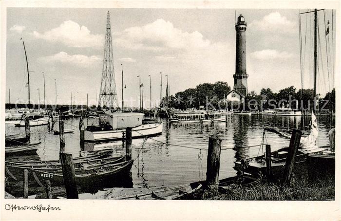 Osternothafen Swinemuende Hafenpartie mit Leuchtturm