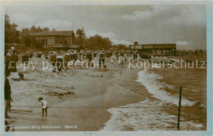 Berg-Dievenow Pommern Dziwnow PL Strandpartie