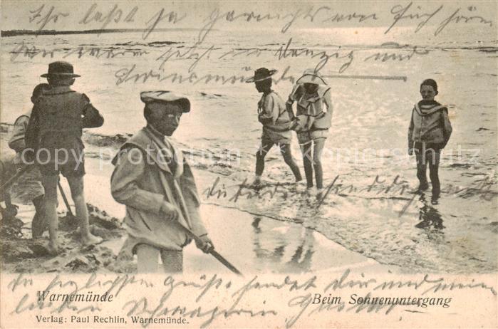Warnemuende Ostseebad Strand bei Sonnenuntergang